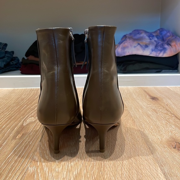 Theory kitten toe booties size 39 8.5 - Picture 4 of 11